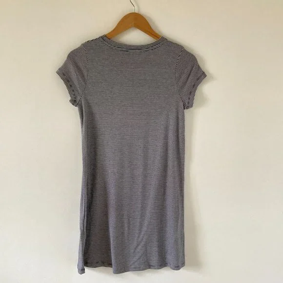 Marks & Spencer Girls Blue/White Broderie Anglais Cap Sleeve Dress Size 10-12 Y - Picture 2 of 9